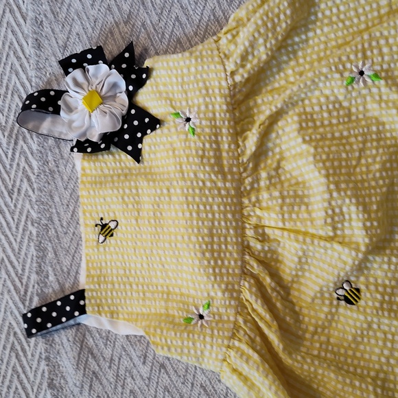 Bumblebee Dress - Picture 3 of 3